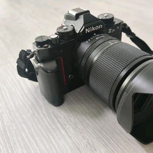 니콘 zfc neewer 그립 팝니다 택포