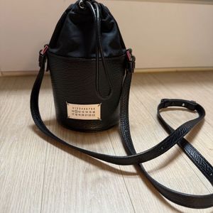 메종마르지엘라 마이크로 버킷백