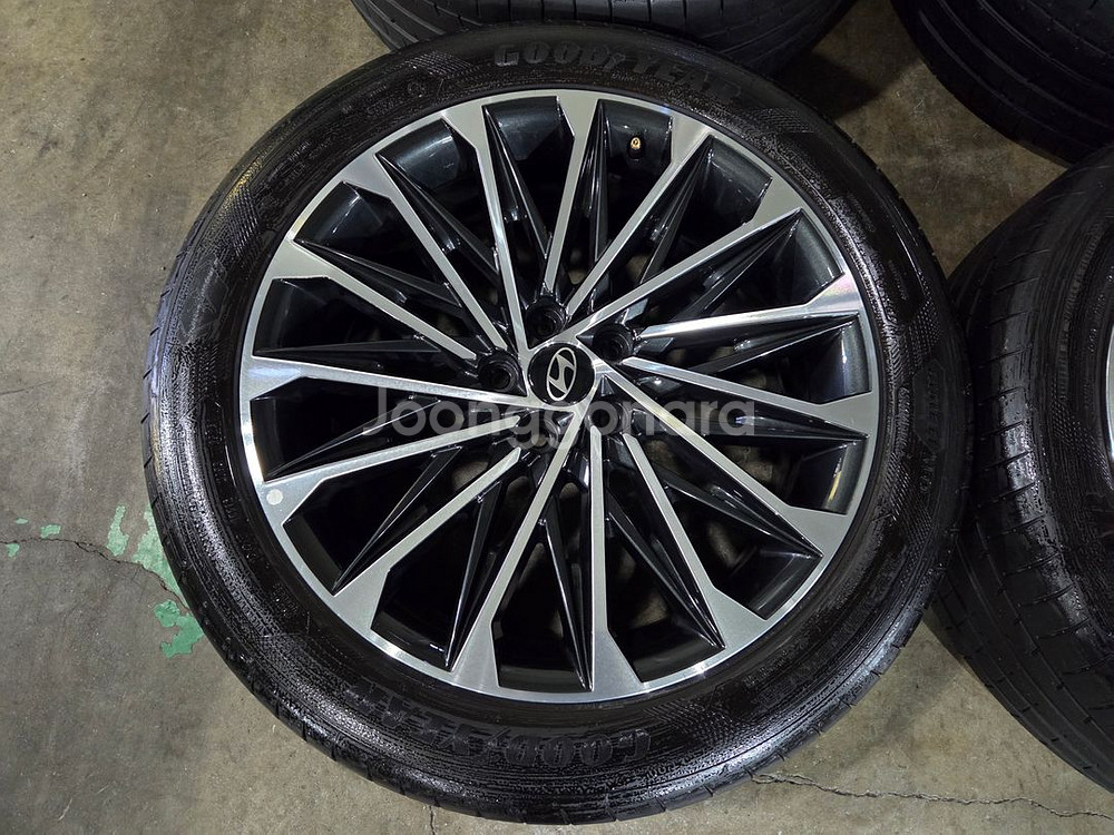 싼타페MX5,쏘렌토MQ4,신형카니발,GN7 20인치 휠--1