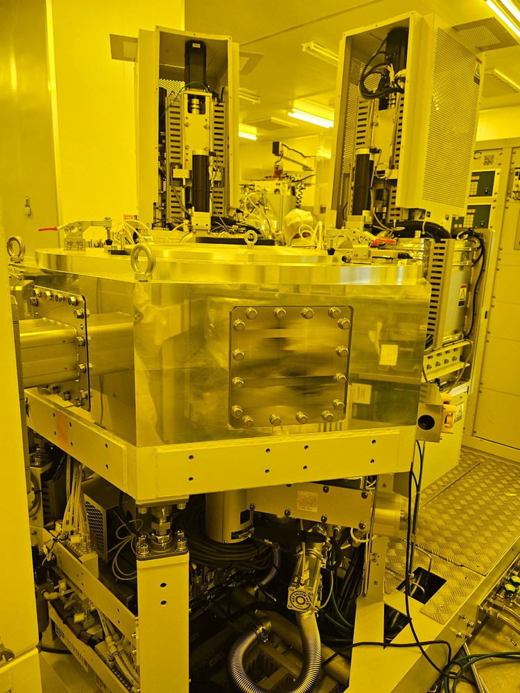 고진공증착기 진공반도체 알박 ULVAC Min-Lab 이미지