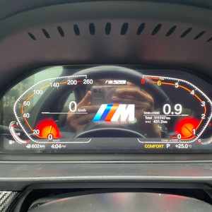 (가격다운없음)BMW f10 5시리즈 디지털계기판 팝니다.