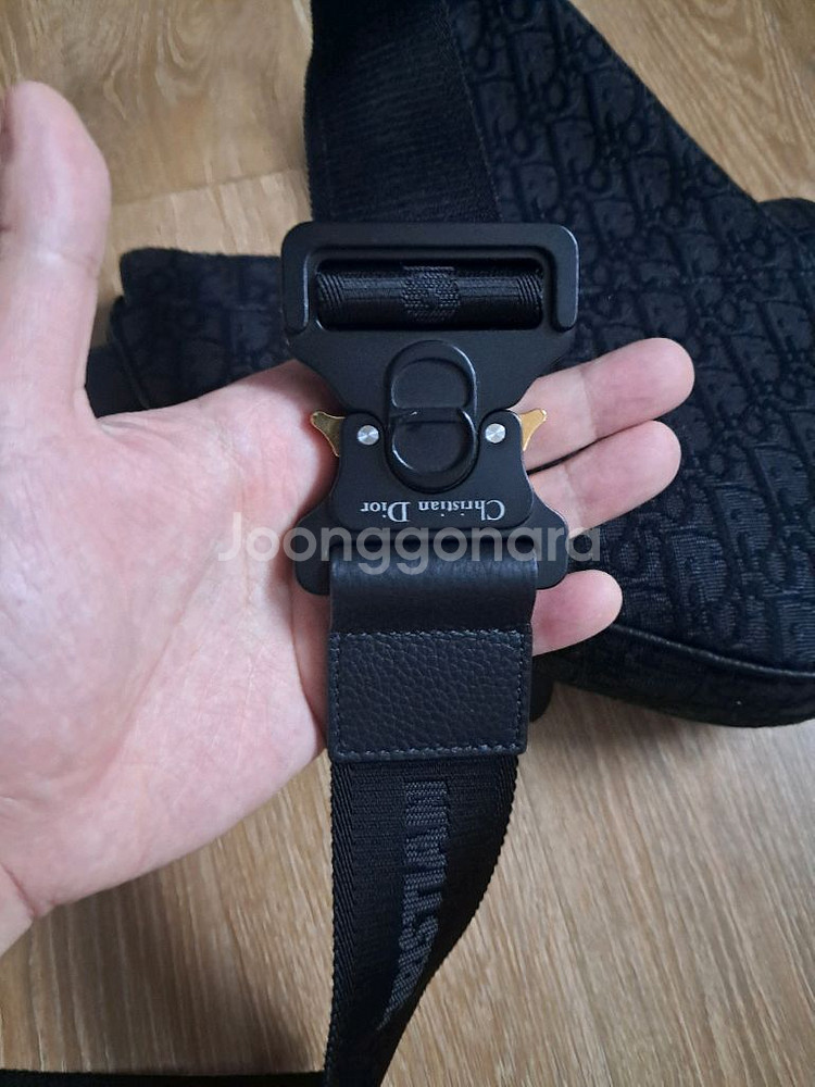 디올 오블리크 새들백 블랙--2