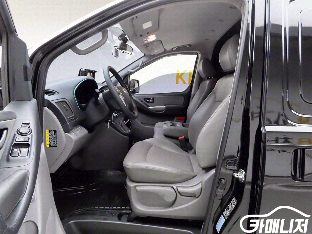 [현대]더 뉴 그랜드 스타렉스 2WD 밴 3인승 LPi 이미지