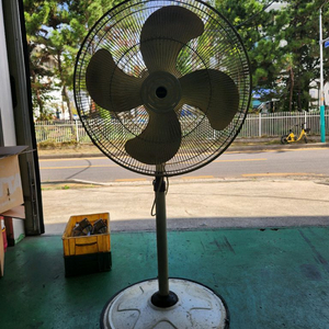 공장에서 사용한 선풍기 팝니다.