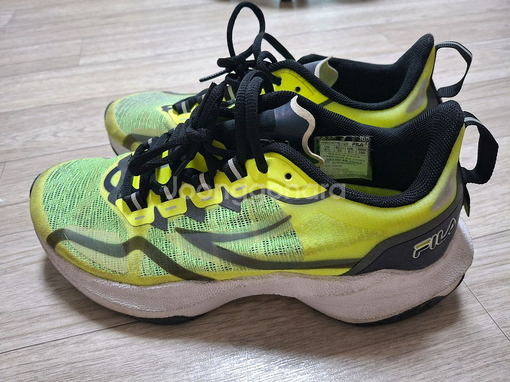 휠라 운동화 250싸이즈입니다--1