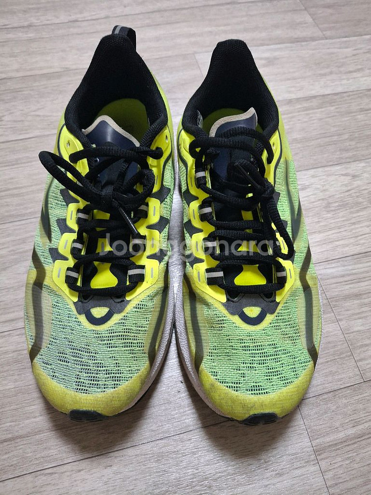 휠라 운동화 250싸이즈입니다--0