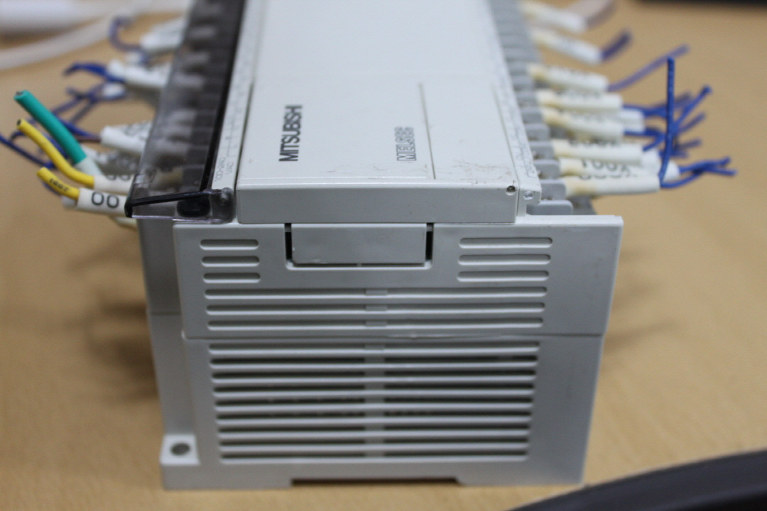 미쓰비시 PLC FX1n-60MR-ES/UL 이미지