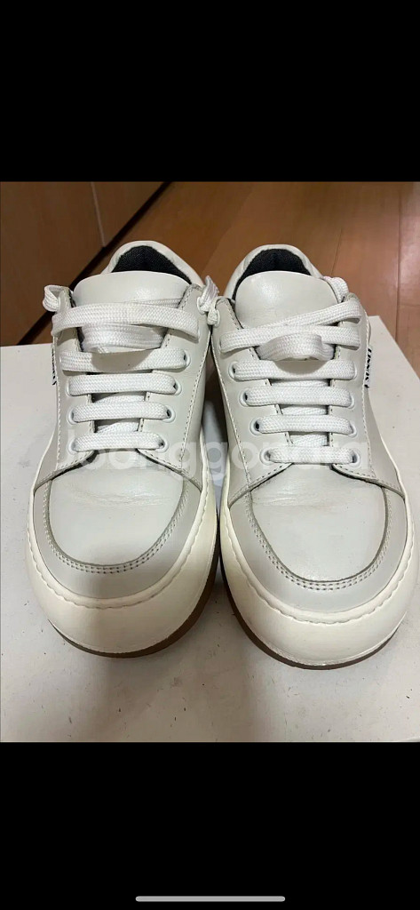 써네이 드리미 흰색 38사이즈 팝니다--0