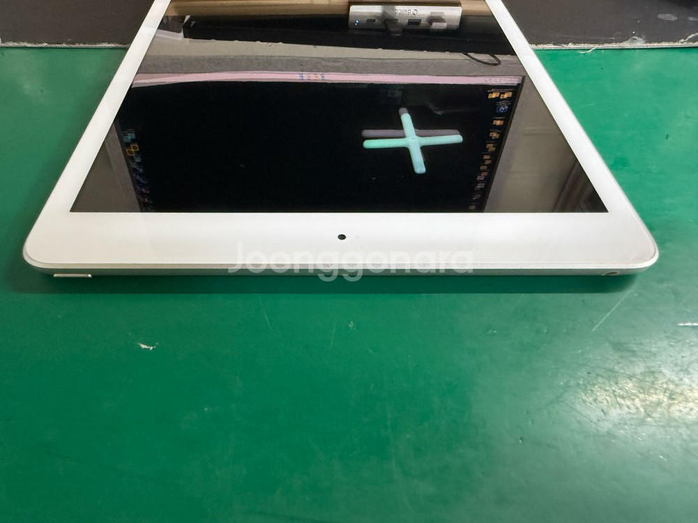 아이패드 8세대 wifi 128GB 실버(배터리불량)--8