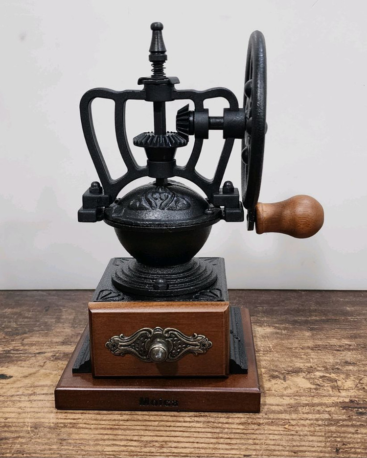 대만 미사용 무쇠 커피그라인더. 이미지