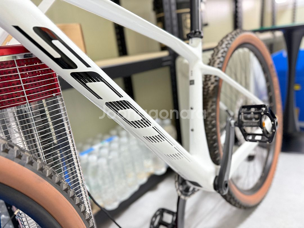 스캇 스케일 930 m 사이즈 화이트 판매합니다.--2