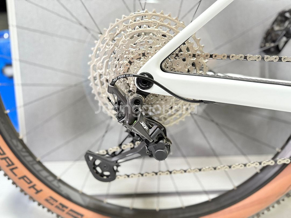 스캇 스케일 930 m 사이즈 화이트 판매합니다.--5