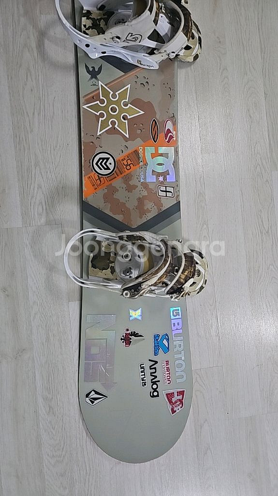 스노우보드 155cm 팝니다 원하시는 가격문자주세요--2