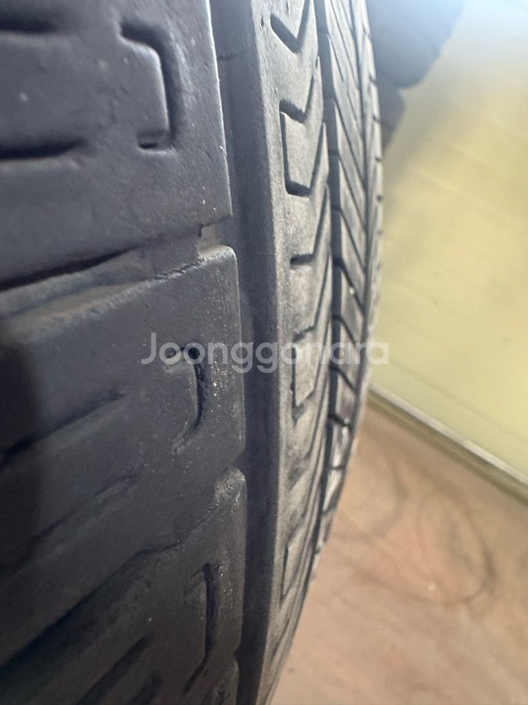 235/55/19크로스콘텍RX(80프로)2개--1