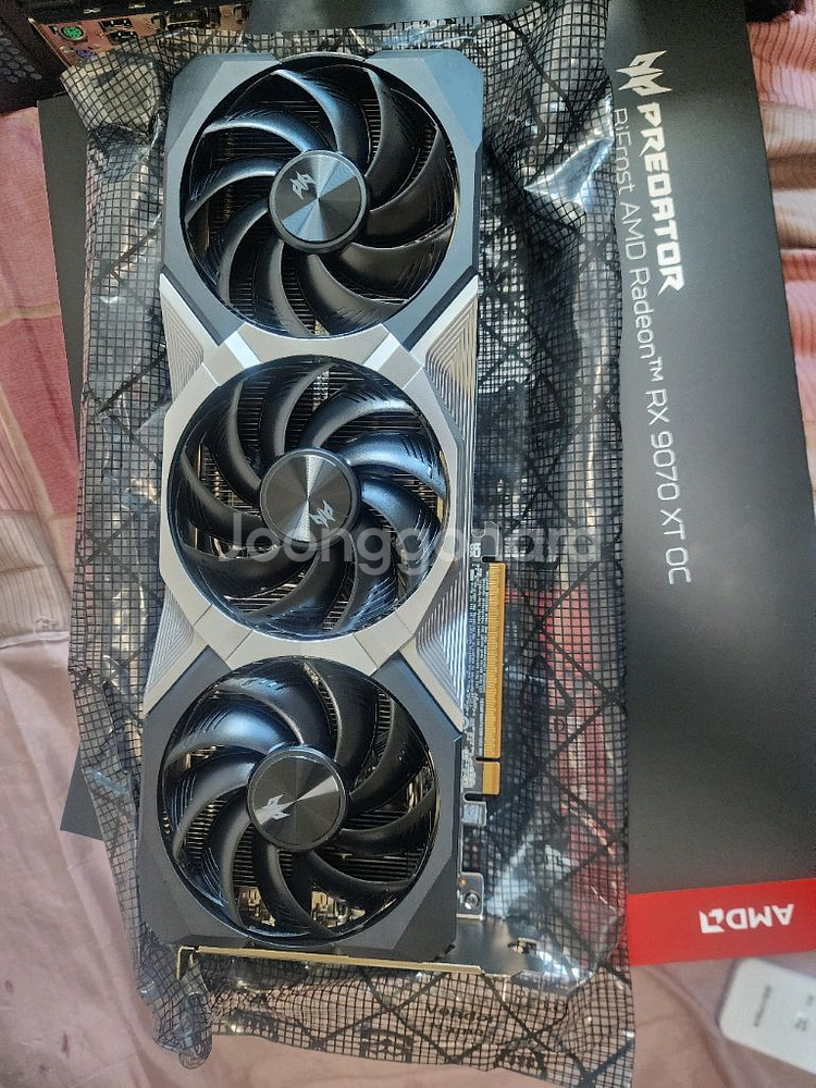 Acer predator 9070xt 그래픽카드--1