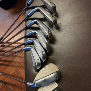 v300 5세대 8아이언 팝니다