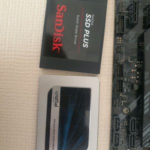 사타 2.5인치 ssd 500기가 1테라
