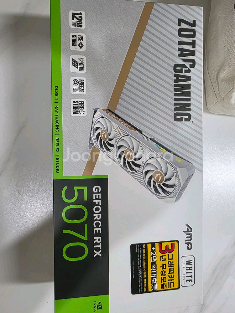 zotac RTX 5070 AMP white 팝니다.--0