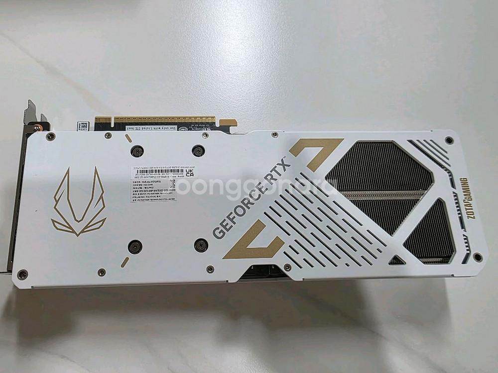 zotac RTX 5070 AMP white 팝니다.--2