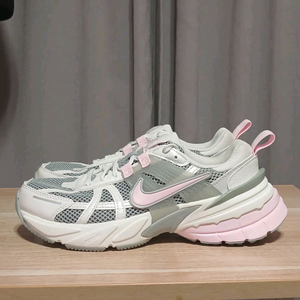 나이키 우먼V2K 런 운동화 235사이즈 새제품(노박스