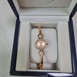 제이에스티나 팔찌시계