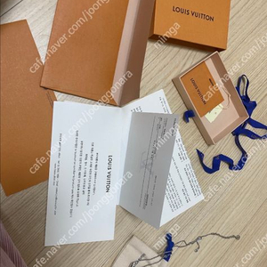 루이비통 브이 에센셜 목걸이