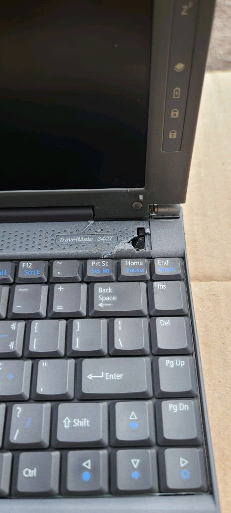 Acer TravelMate 340 노트북 판매합니다. 이미지