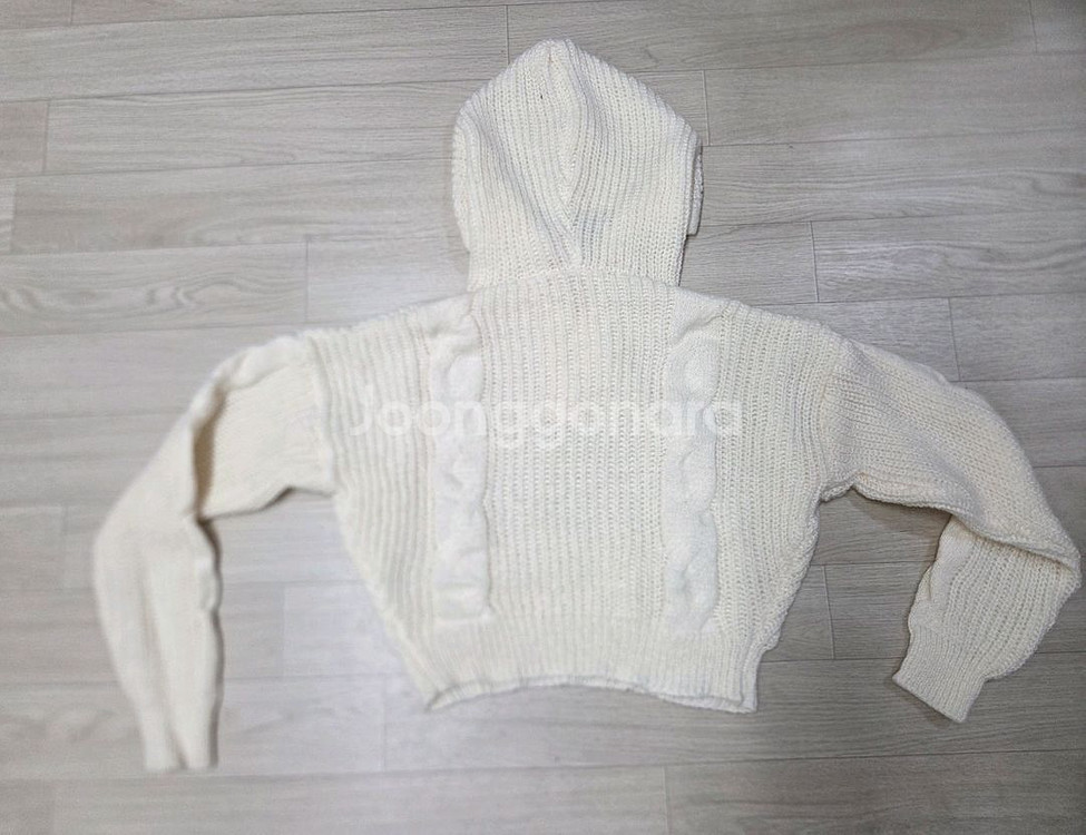 새상품 여성 크롭 후드꽈배기니트 2벌--2