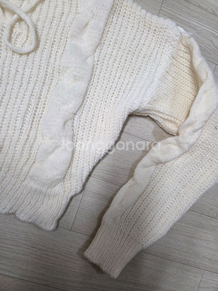 새상품 여성 크롭 후드꽈배기니트 2벌--3