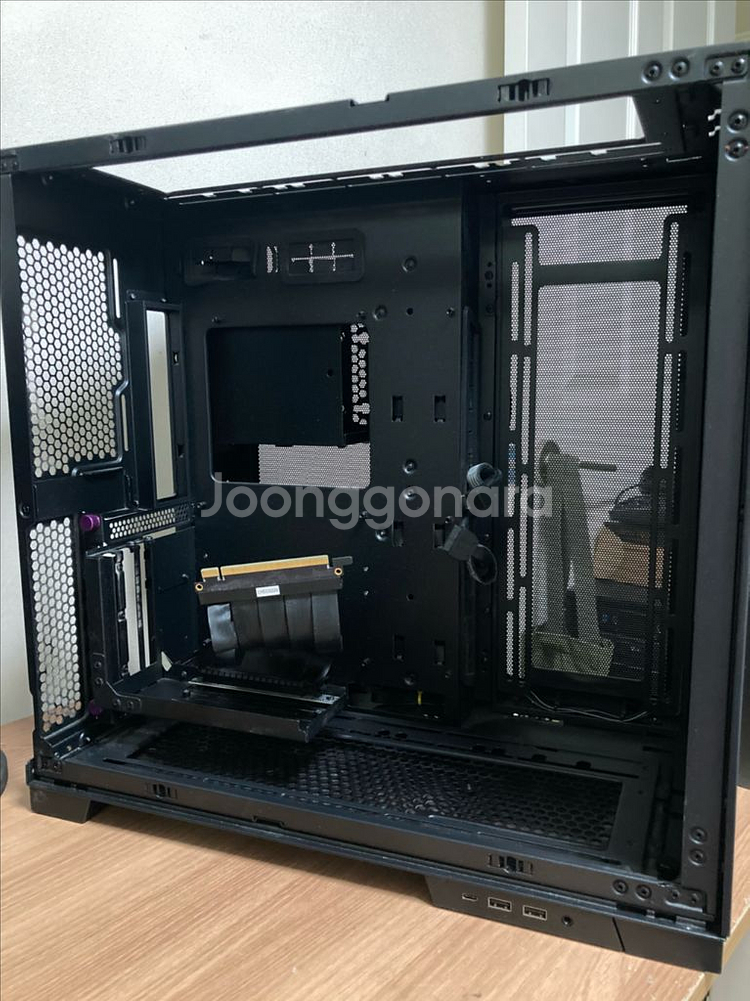 리안리 pc-o11d evo + 메쉬킷 + 버티컬라이저--4