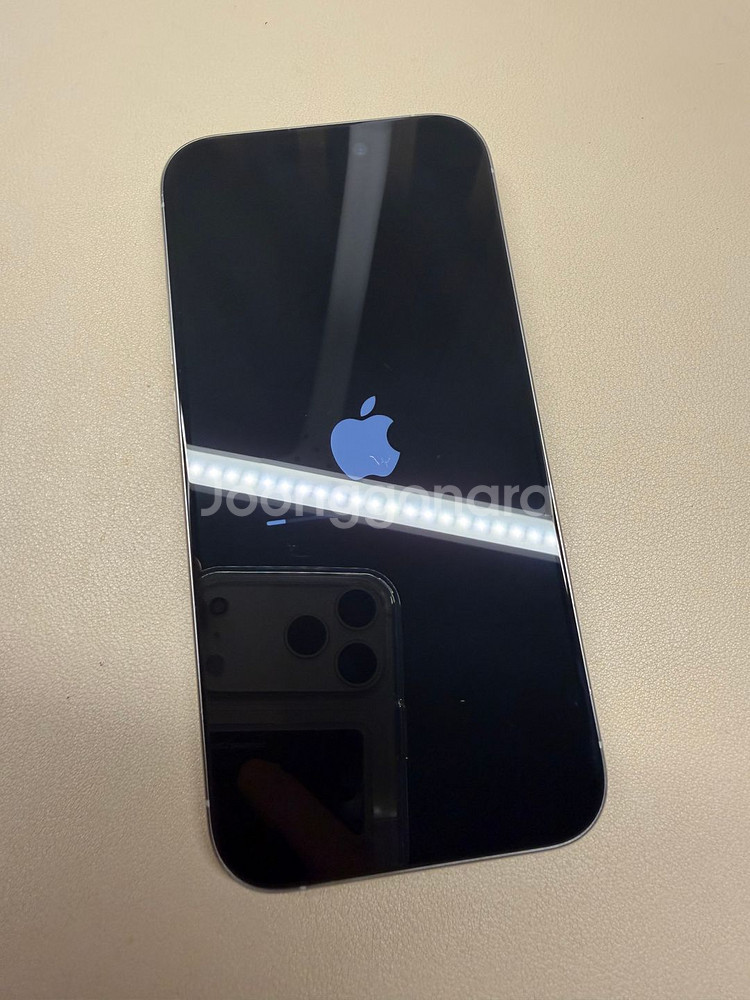 아이폰15 프로 128기가 화이트 판매--1