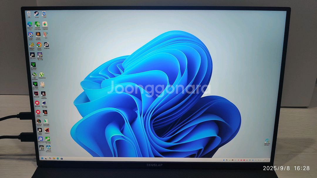 [대구] 제우스랩 Z18K 포터블모니터 팔아요.실사용X--5