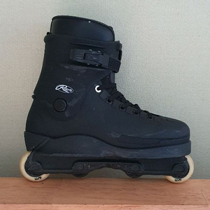 어그레시브 인라인 스케이트 레이저 컬트