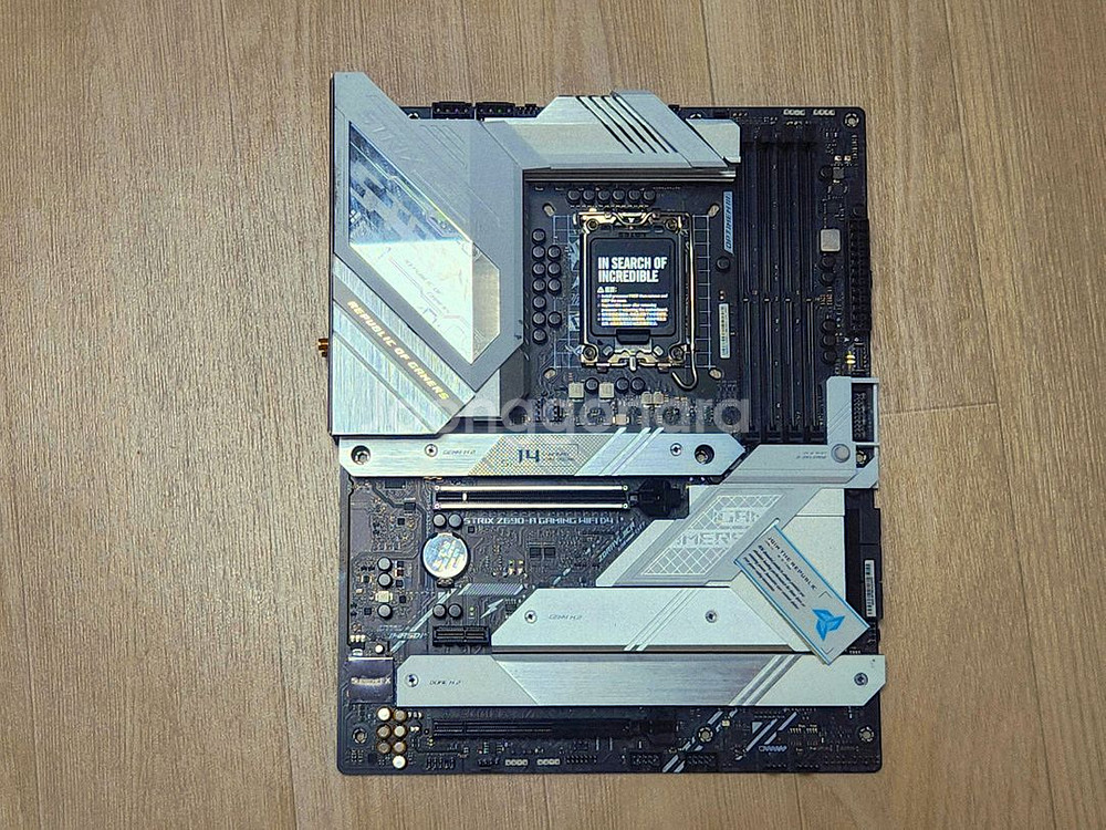ASUS ROG STRIX Z690-A--0