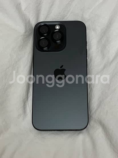 아이폰 15 pro 블랙 티타늄 128GB 판매합니다--4