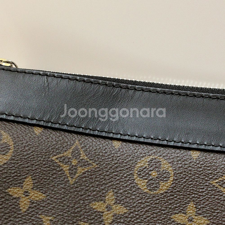 [명품다올동래] 루이비통 모노그램 디스커버리 클러치--3