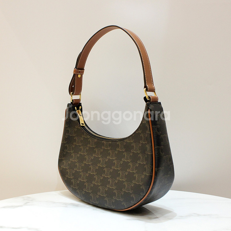 [명품다올동래] 셀린느 트리옹프 아바 미듐 호보 숄더백--1