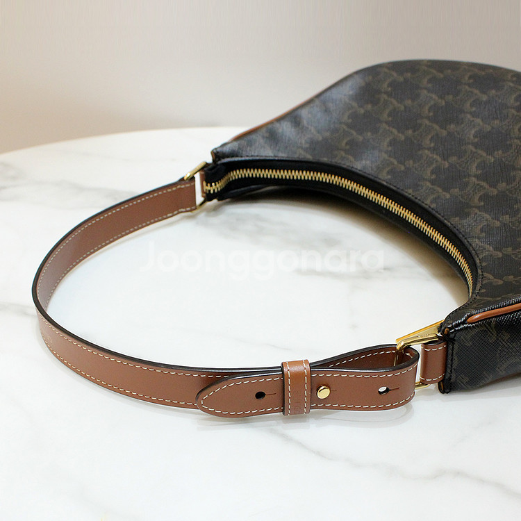 [명품다올동래] 셀린느 트리옹프 아바 미듐 호보 숄더백--5