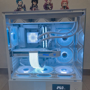 7800x3d + 5070 화이트 컴퓨터 본체 [서울]