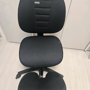 니스툴 닐링의자 이미지