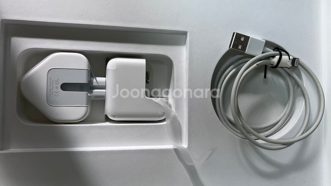 아이패드 프로 10.5 Wi-Fi 64G + 애플펜슬 1세대 판매합니다.--5