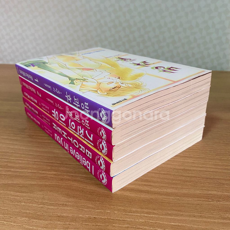 노리코 미우라 작가 단편집 5권 판매합니다--5