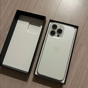 아이폰 13pro 실버 256GB(S급)