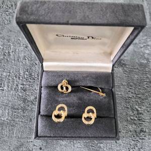 디올 커프스 타인체인바 세트 골드 큐빅 로고