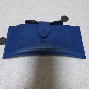 젠틀몬스터 가죽 케이스 택포
