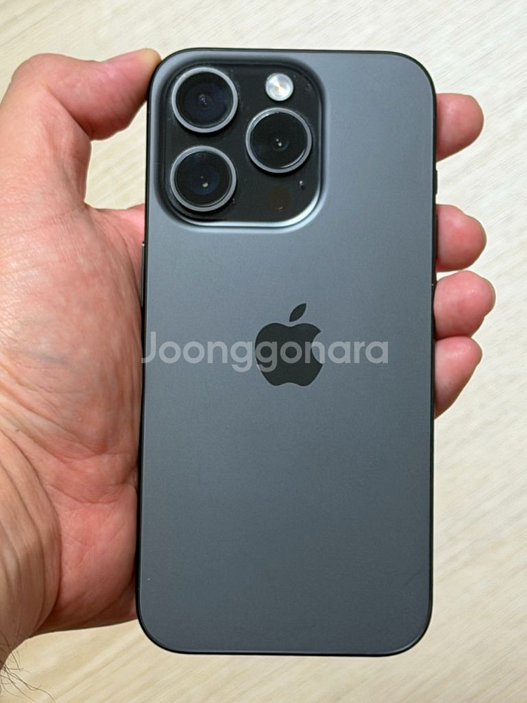 아이폰 15프로 256 블랙 팝니다.--4
