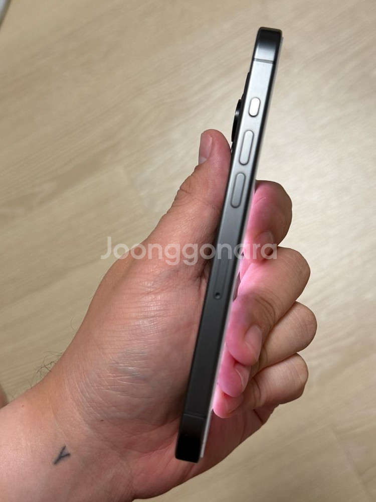 아이폰 15프로 256 블랙 팝니다.--9