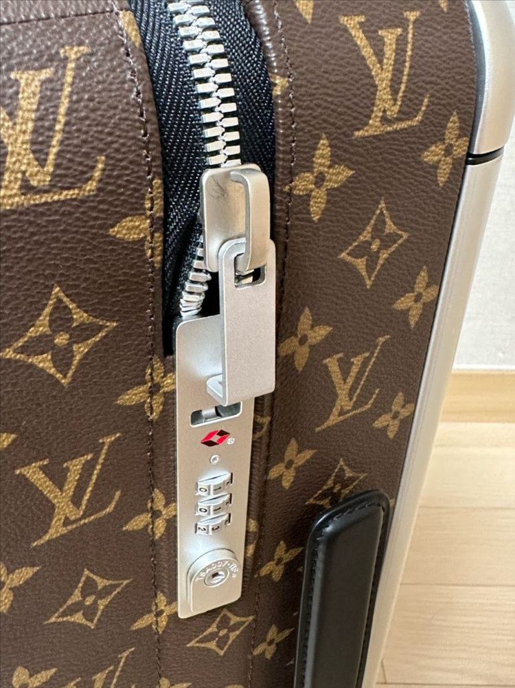 루이비통 호라이즌55 캐리어[1회 사용 보관중] 이미지