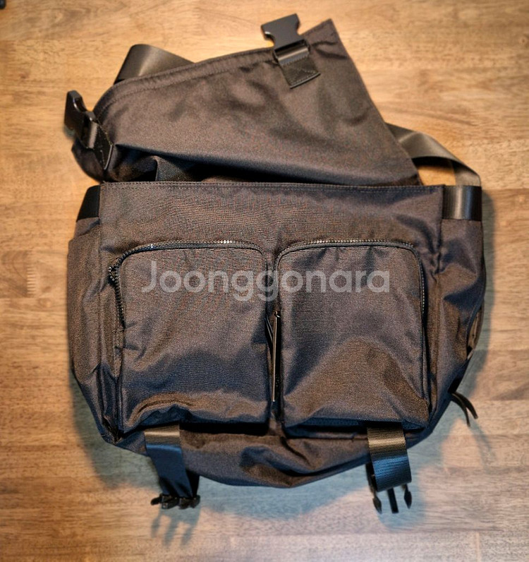 SSRL Dual Pocket Messenger Bag--3