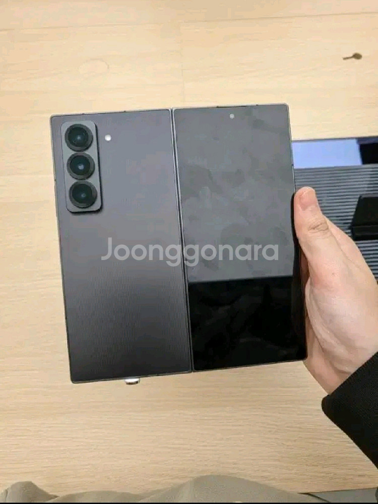 갤럭시 폴드SE--0